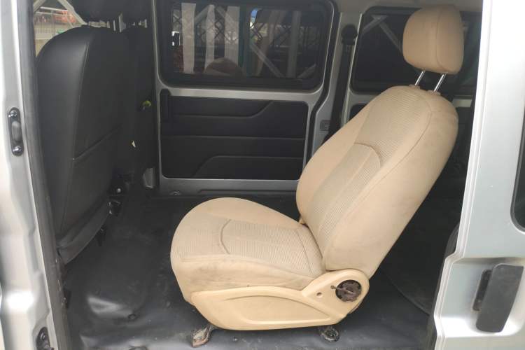 Used Dongfeng Xiaokang C36 2019 1.5L Base Version II China VI DK15 Left Rear Seat
