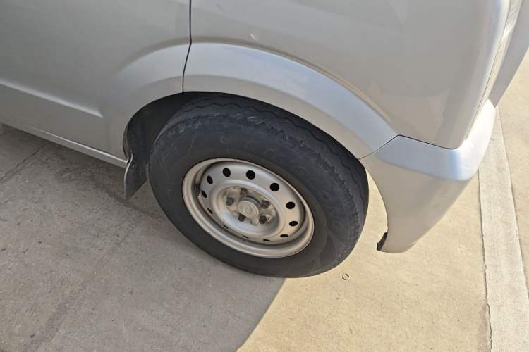 Used Dongfeng Xiaokang C36 2019 1.5L Base Version II China VI DK15 Right Front Wheel Hub