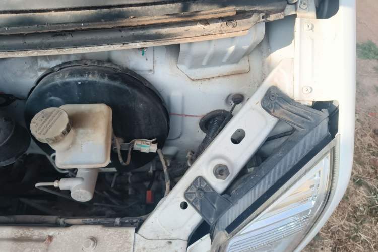 Used Dongfeng Xiaokang C36 2019 1.5L Base Version II China VI DK15 Engine Bay Left