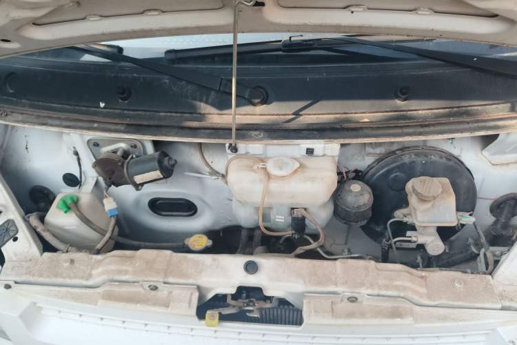 Used Dongfeng Xiaokang C36 2019 1.5L Base Version II China VI DK15 Engine Bay