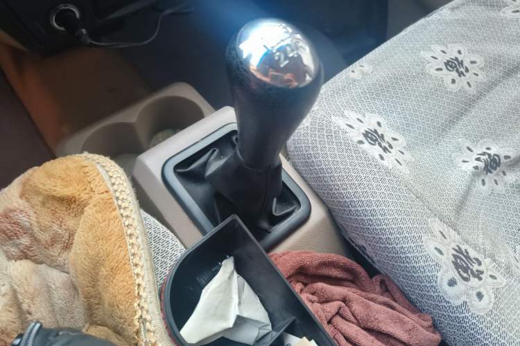 Used Dongfeng Xiaokang C36 2019 1.5L Base Version II China VI DK15 Gear Lever