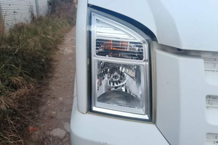 Used Dongfeng Xiaokang C36 2019 1.5L Base Version II China VI DK15 Right Front Headlight