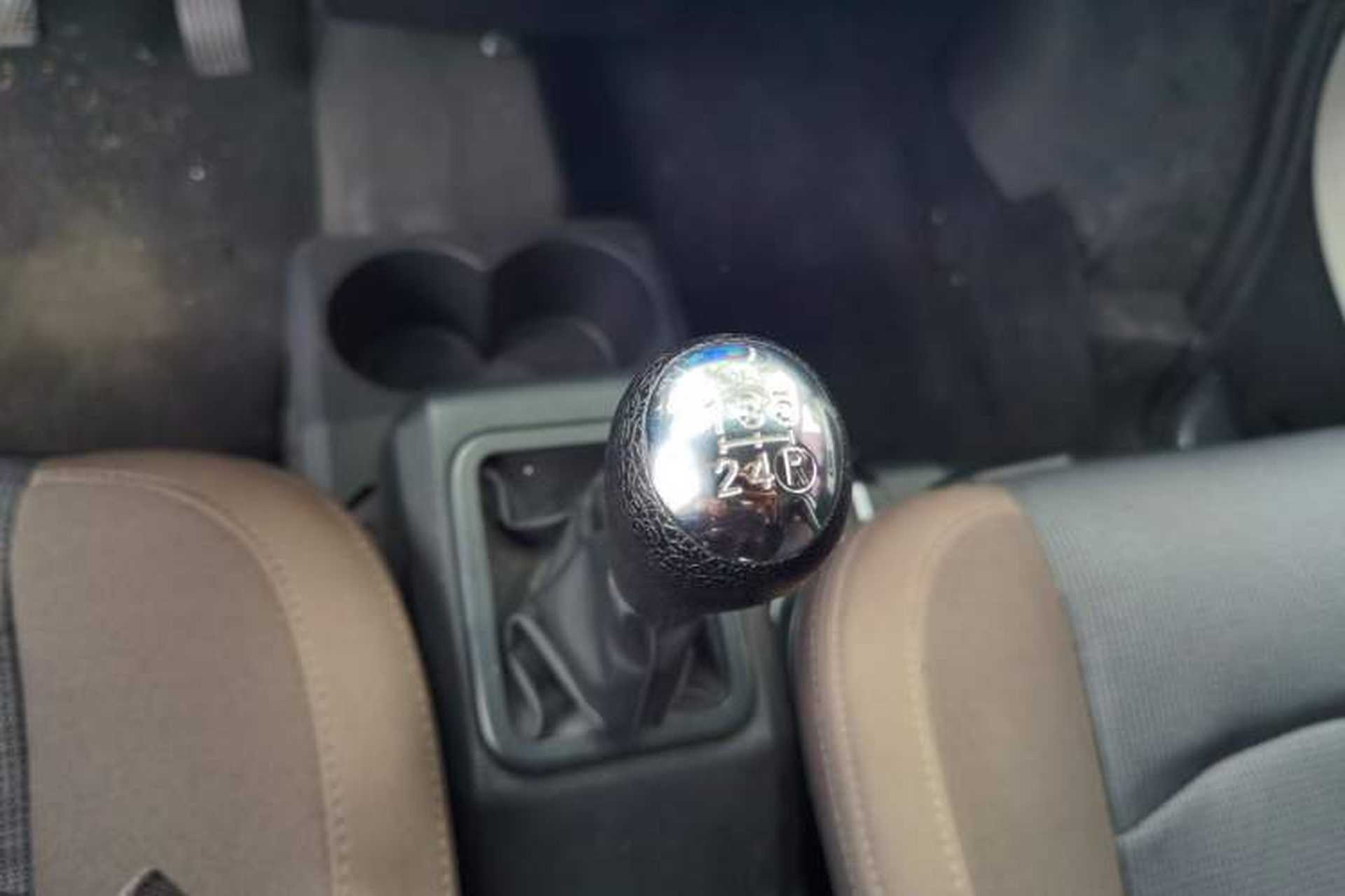 Used Dongfeng Xiaokang C36 2024 1.5L Standard II Gear Lever