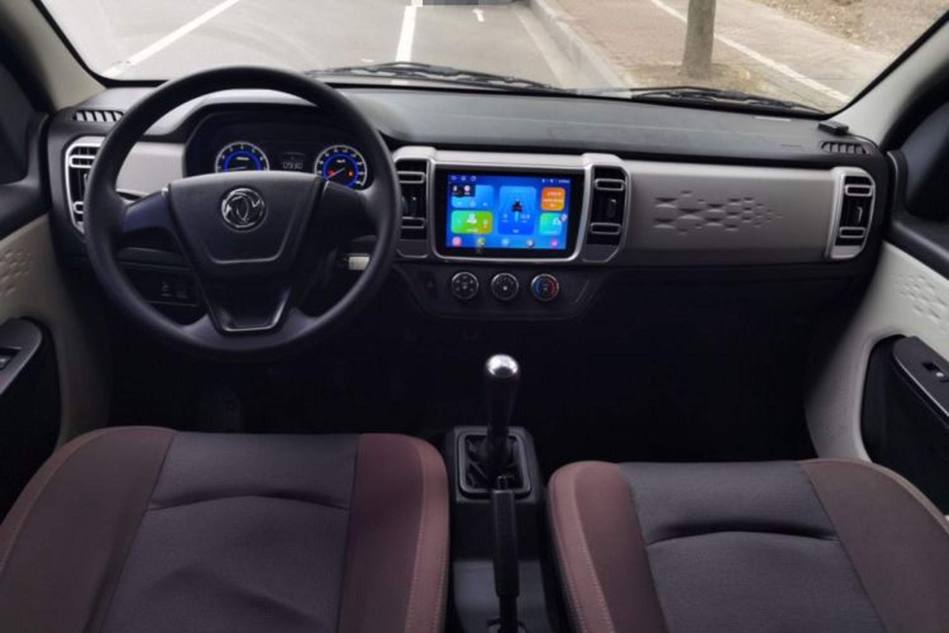 Used Dongfeng Xiaokang C36 2024 1.5L Standard II Interior 2