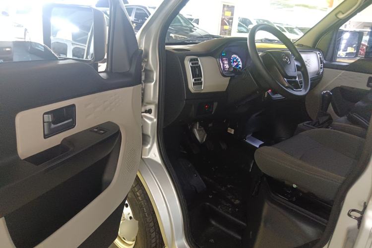 Used Dongfeng Xiaokang C36 2024 1.5L Standard II Interior 3
