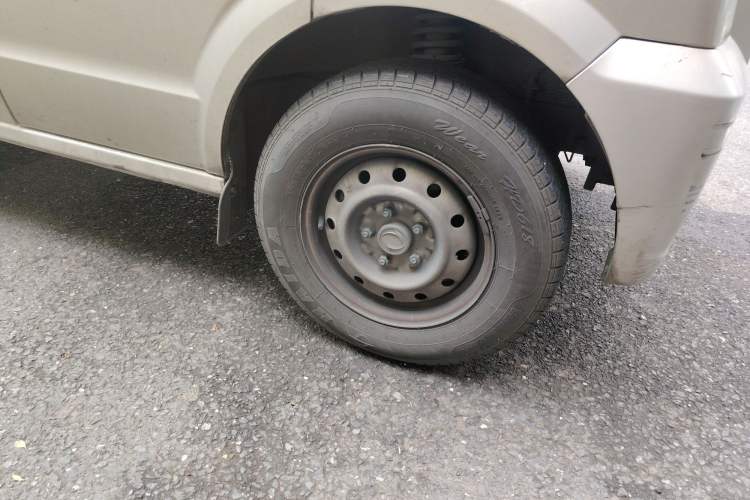 Used Dongfeng Xiaokang C36 2024 1.5L Standard II Right Front Wheel Hub