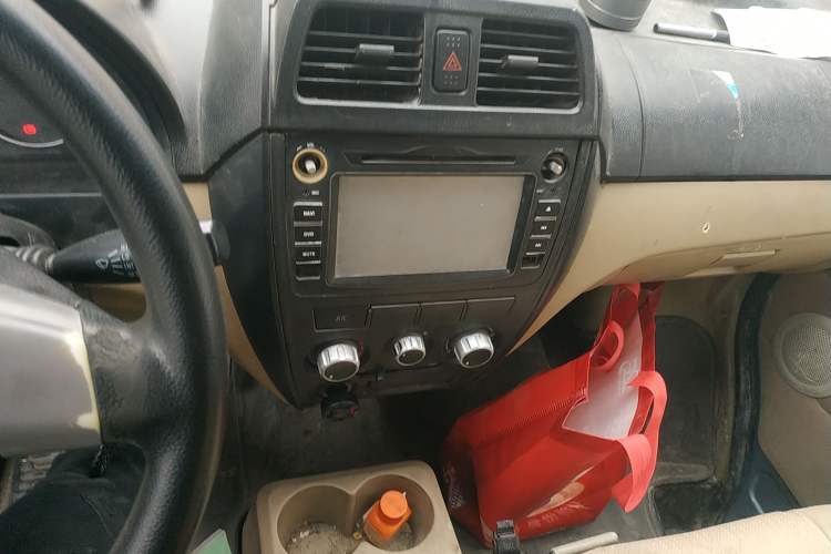 Used Dongfeng Xiaokang C37 2012 1.4L Comfort Version DK13-06 Audio And AC Panel