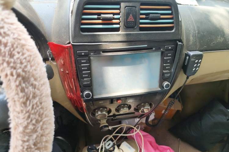 Used Dongfeng Xiaokang C37 2012 1.4L Entrepreneur II Type DK13-06 Audio And AC Panel