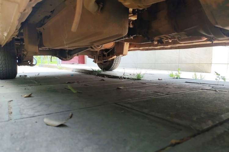 Used Dongfeng Xiaokang C37 2012 1.4L Entrepreneur II Type DK13-06 Chassis Front Right