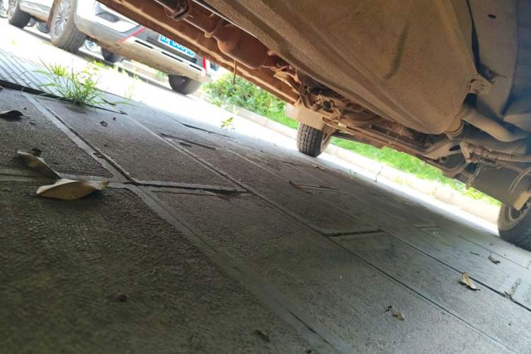 Used Dongfeng Xiaokang C37 2012 1.4L Entrepreneur II Type DK13-06 Chassis Rear Right