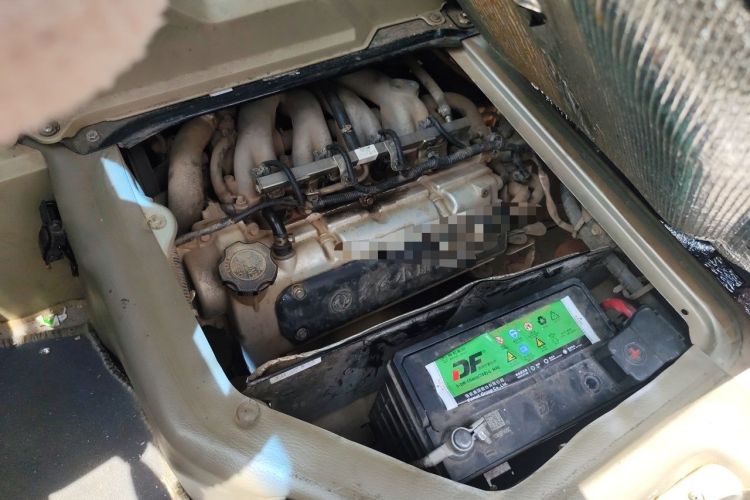 Used Dongfeng Xiaokang C37 2012 1.4L Entrepreneur II Type DK13-06 Engine Bay Left