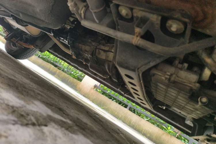 Used Dongfeng Xiaokang C37 2012 1.4L Standard Edition DK13-06 Chassis Front Right