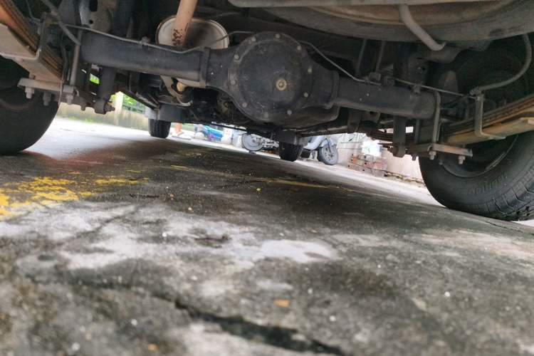 Used Dongfeng Xiaokang C37 2012 1.4L Standard Edition DK13-06 Chassis Rear