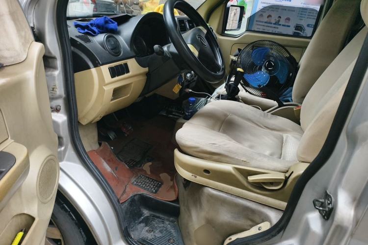Used Dongfeng Xiaokang C37 2012 1.4L Standard Edition DK13-06 Driver Seat