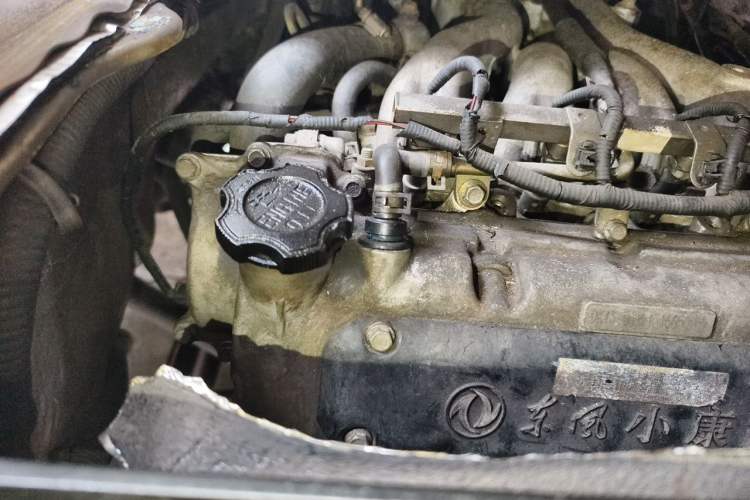 Used Dongfeng Xiaokang C37 2012 1.4L Standard Edition DK13-06 Engine Bay Right