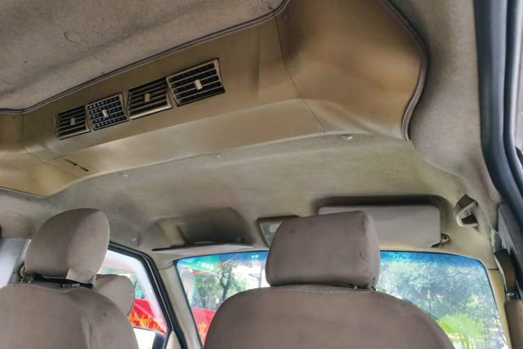 Used Dongfeng Xiaokang C37 2012 1.4L Standard Edition DK13-06 Headliner