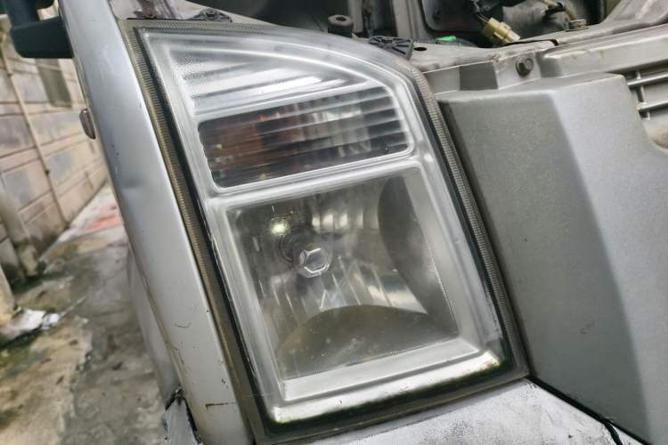 Used Dongfeng Xiaokang C37 2012 1.4L Standard Edition DK13-06 Right Front Headlight