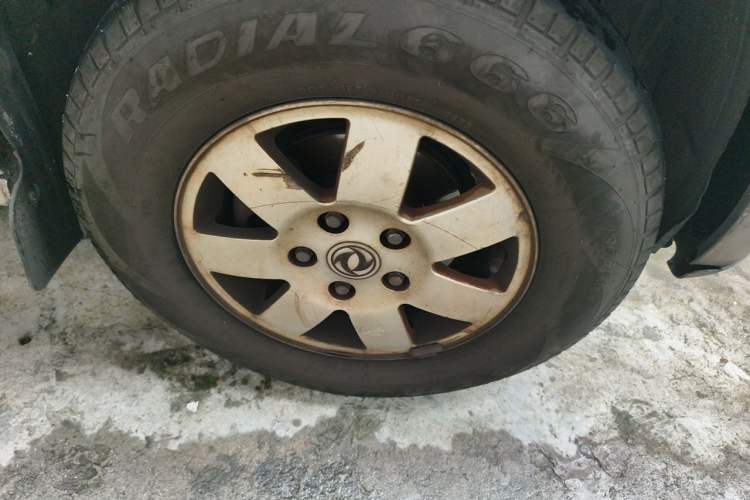 Used Dongfeng Xiaokang C37 2012 1.4L Standard Edition DK13-06 Right Front Wheel Hub