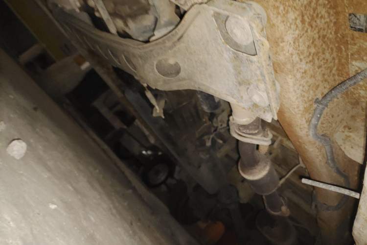 Used Dongfeng Xiaokang C37 2012 1.4L Entrepreneur II Type DK13-06 Chassis Front Left