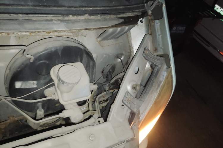 Used Dongfeng Xiaokang C37 2012 1.4L Entrepreneur II Type DK13-06 Engine Bay Left