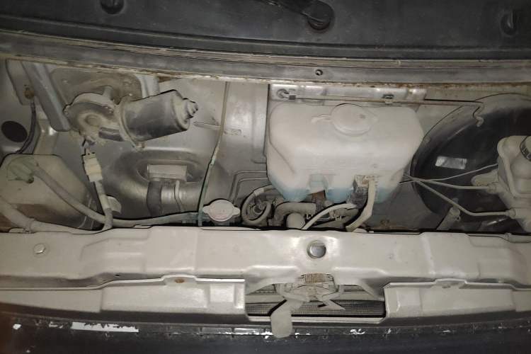 Used Dongfeng Xiaokang C37 2012 1.4L Entrepreneur II Type DK13-06 Engine Bay
