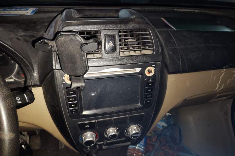 Used Dongfeng Xiaokang C37 2012 1.4L Comfort Version DK13-06 Audio And AC Panel