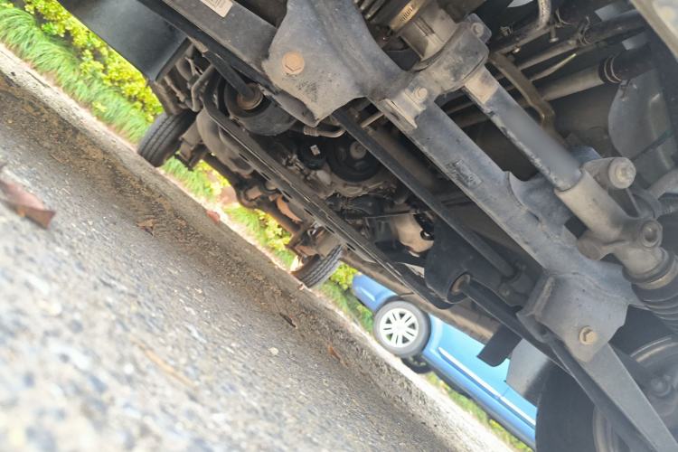 Used Dongfeng Xiaokang C37 2012 1.4L Standard Edition DK13-06 Chassis Front