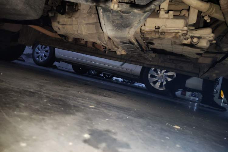 Used Dongfeng Xiaokang C37 2012 1.4L Comfort Version DK13-06 Chassis Front Right