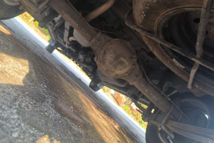 Used Dongfeng Xiaokang C37 2012 1.4L Standard Edition DK13-06 Chassis Rear