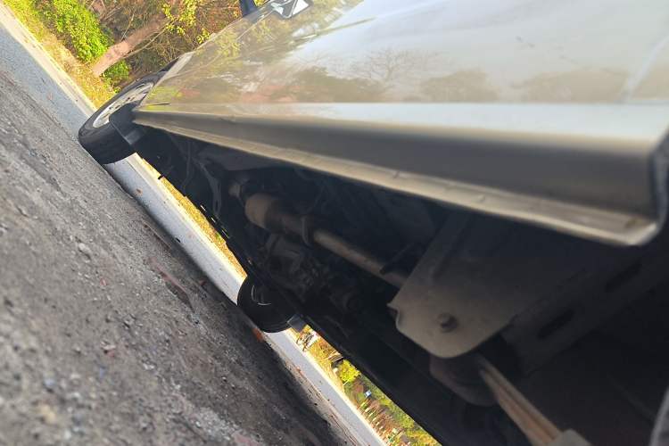 Used Dongfeng Xiaokang C37 2012 1.4L Standard Edition DK13-06 Chassis Rear Left
