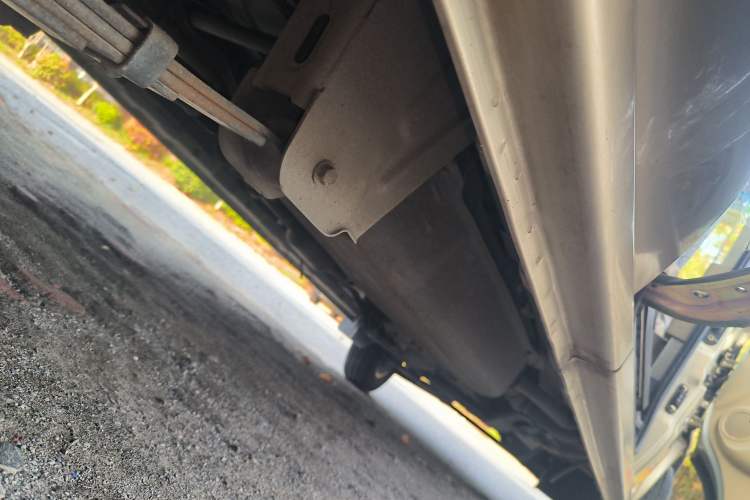 Used Dongfeng Xiaokang C37 2012 1.4L Standard Edition DK13-06 Chassis Rear Right