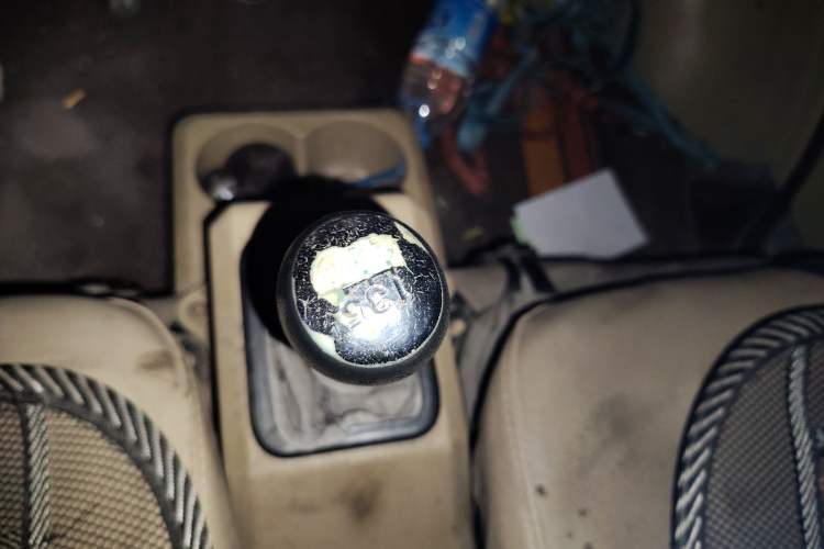 Used Dongfeng Xiaokang C37 2012 1.4L Comfort Version DK13-06 Gear Lever