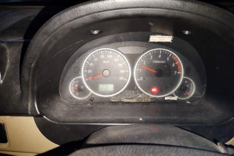 Used Dongfeng Xiaokang C37 2012 1.4L Comfort Version DK13-06 Instrument Cluster