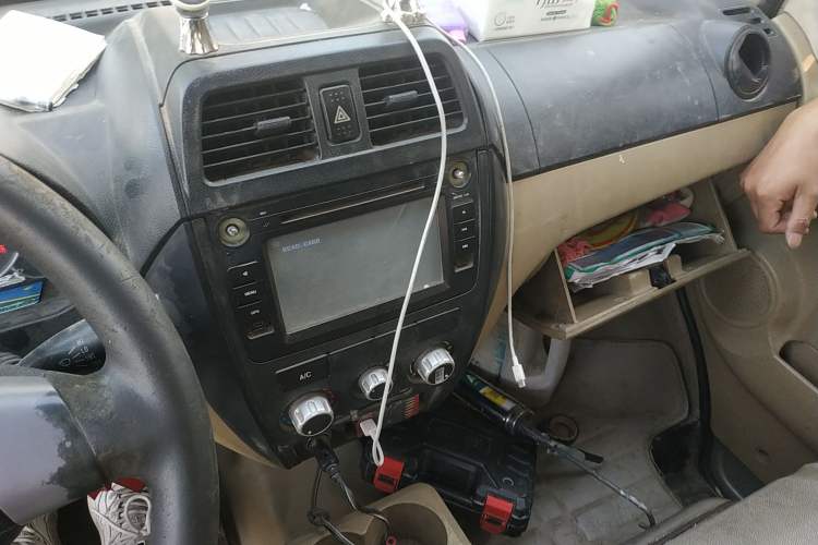 Used Dongfeng Xiaokang C37 2012 1.4L Standard Edition DK13-06 Audio And AC Panel
