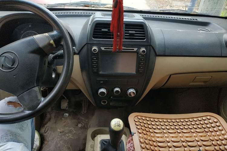 Used Dongfeng Xiaokang C37 2012 1.4L Standard Edition DK13-06 Audio And AC Panel