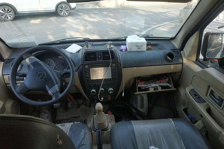 Used Dongfeng Xiaokang C37 2012 1.4L Standard Edition DK13-06 Center Console