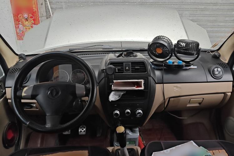 Used Dongfeng Xiaokang C37 2012 1.4L Entrepreneur II Type DK13-06 Center Console