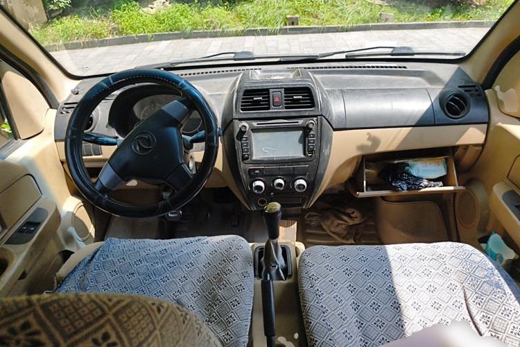 Used Dongfeng Xiaokang C37 2012 1.4L Comfort Version DK13-06 Center Console