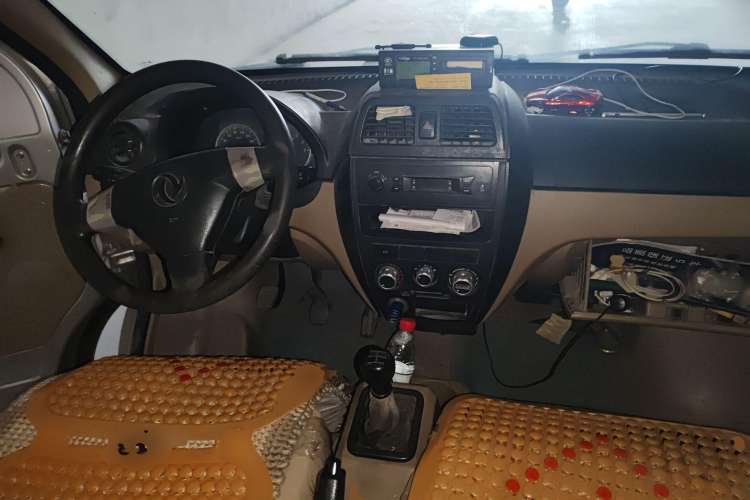 Used Dongfeng Xiaokang C37 2012 1.4L Entrepreneur II Type DK13-06 Center Console
