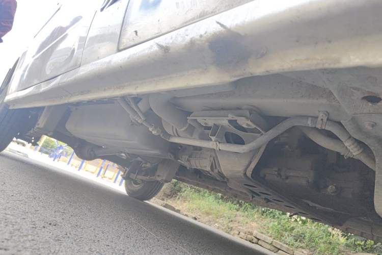 Used Dongfeng Xiaokang C37 2012 1.4L Comfort Version DK13-06 Chassis Front Right