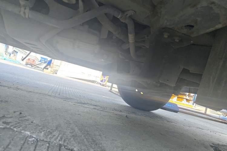 Used Dongfeng Xiaokang C37 2012 1.4L Standard Edition DK13-06 Chassis Front Right