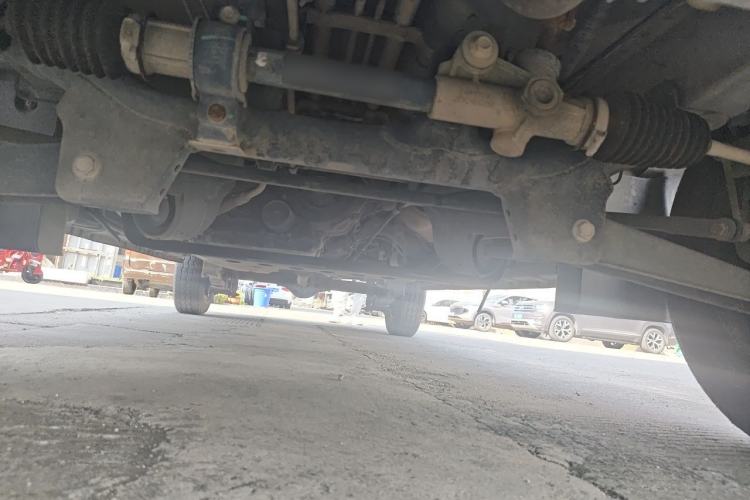 Used Dongfeng Xiaokang C37 2012 1.4L Standard Edition DK13-06 Chassis Front