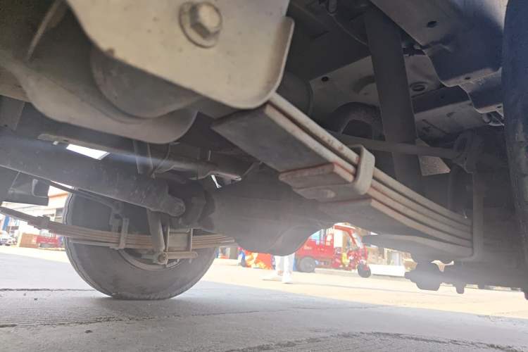 Used Dongfeng Xiaokang C37 2012 1.4L Standard Edition DK13-06 Chassis Rear Left