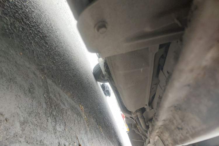 Used Dongfeng Xiaokang C37 2012 1.4L Standard Edition DK13-06 Chassis Rear Right