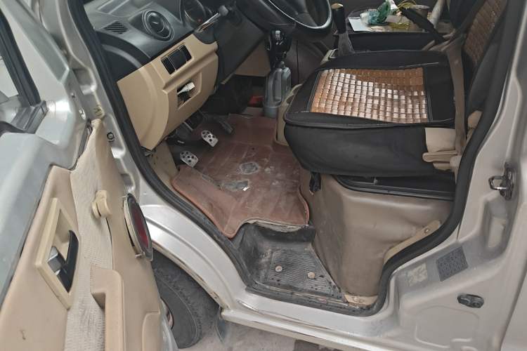 Used Dongfeng Xiaokang C37 2012 1.4L Entrepreneur II Type DK13-06 Driver Seat