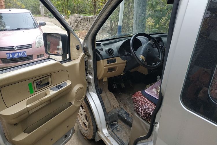 Used Dongfeng Xiaokang C37 2012 1.4L Standard Edition DK13-06 Driver Seat