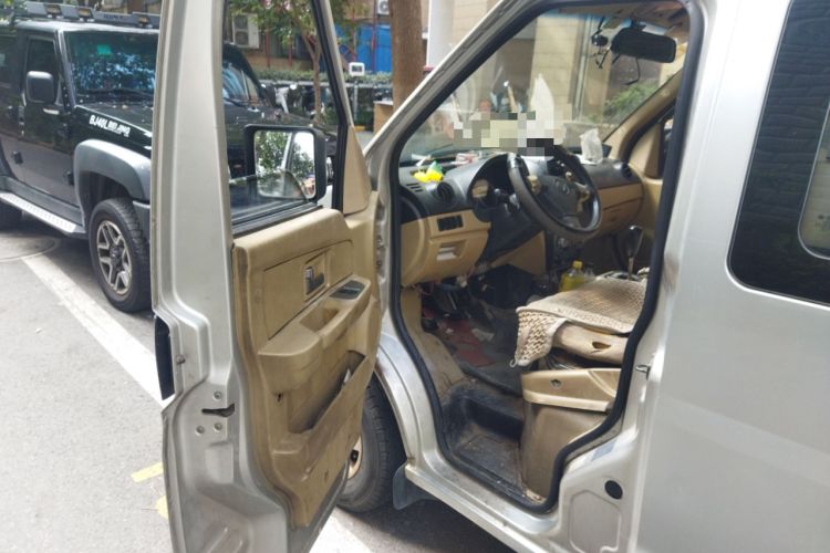 Used Dongfeng Xiaokang C37 2012 1.4L Standard Edition DK13-06 Driver Seat