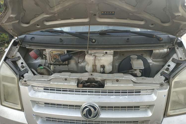 Used Dongfeng Xiaokang C37 2012 1.4L Standard Edition DK13-06 Engine Bay