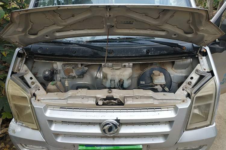 Used Dongfeng Xiaokang C37 2012 1.4L Standard Edition DK13-06 Engine Bay