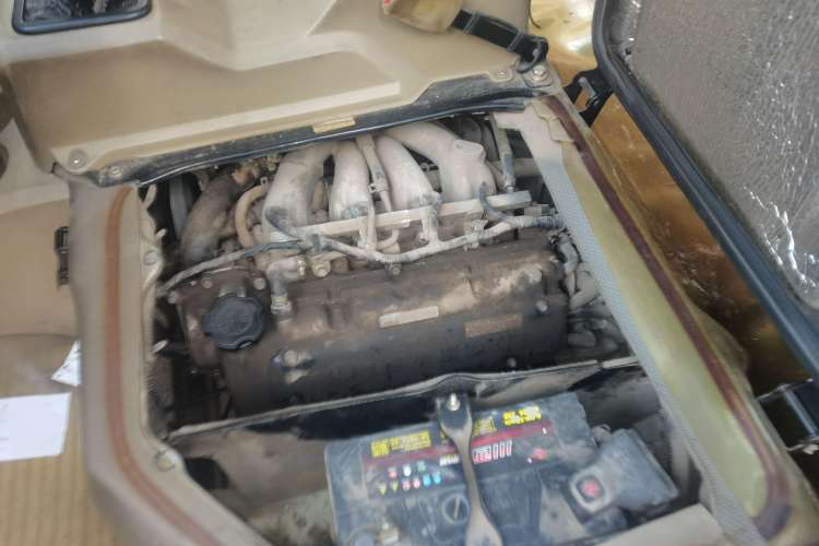 Used Dongfeng Xiaokang C37 2012 1.4L Comfort Version DK13-06 Engine Bay